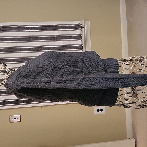 Tommy Hilfiger cable-knit sweater. Charcoal gray. Size M - Picture 3 of 11